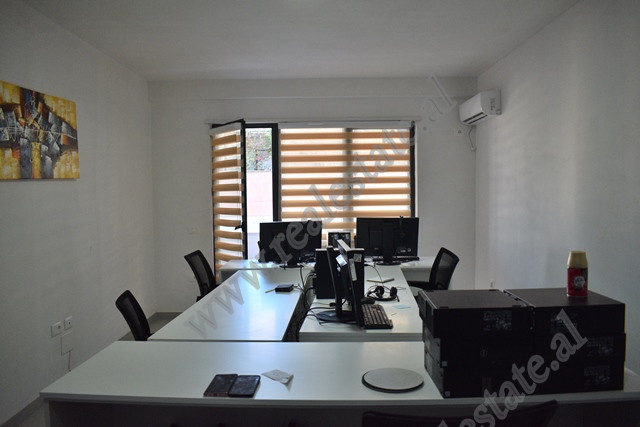 Office space for rent in Qemal Stafa street in Tirana.&nbsp;
The office it is positioned on the thi